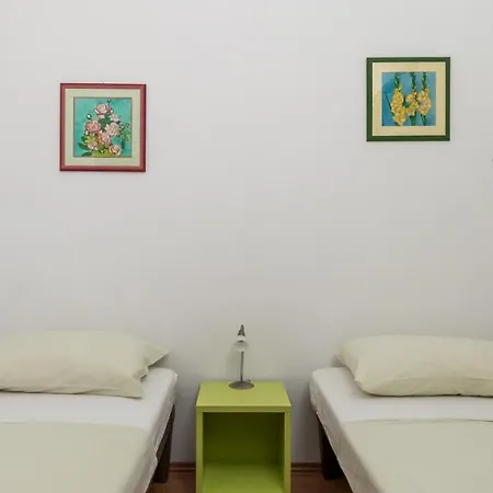 Rona Zdravko *