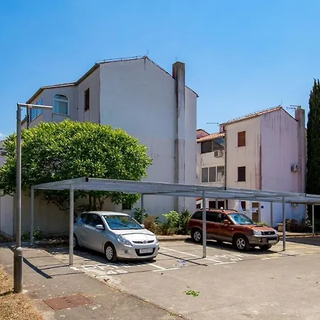 דירה Rona Zdravko *